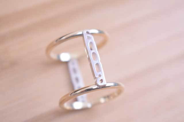 Alphabet W ring
