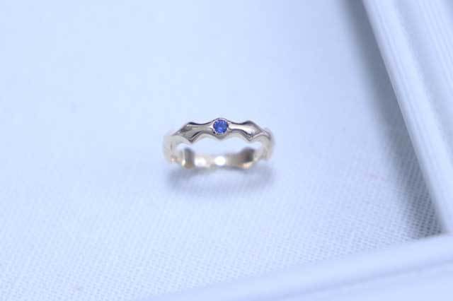Wave baby ring