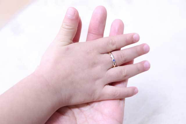 Wave baby ring